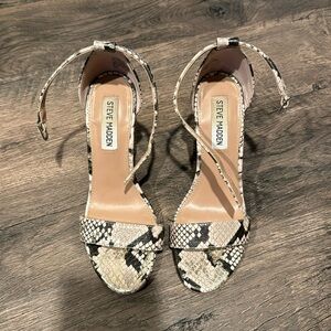Steve Madden Carrson Snakeskin gray black and silver chunk heels